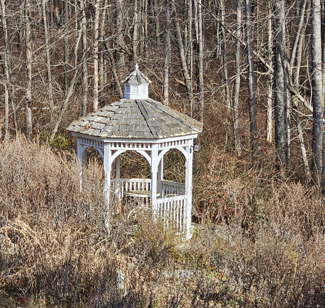 819 Main Street North Photo 30