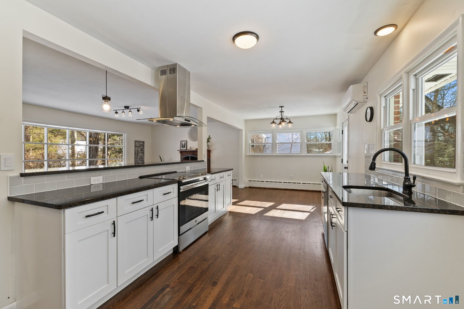 26 Forest Lane Photo 4