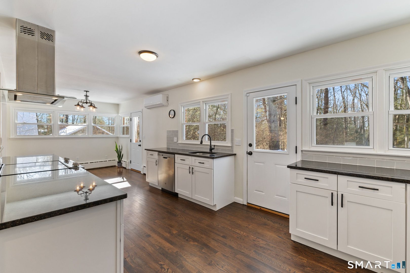 26 Forest Lane Photo 6