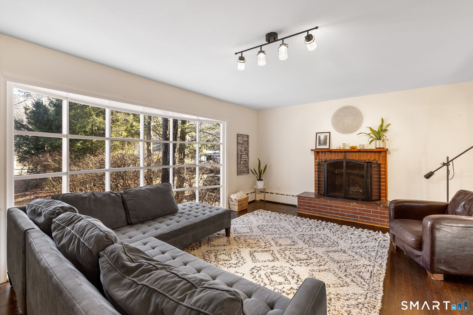 26 Forest Lane Photo 12