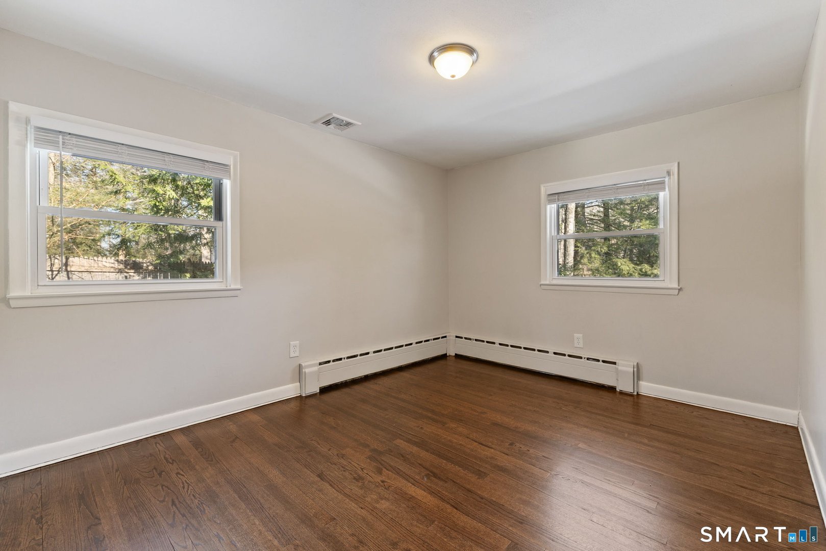 26 Forest Lane Photo 29