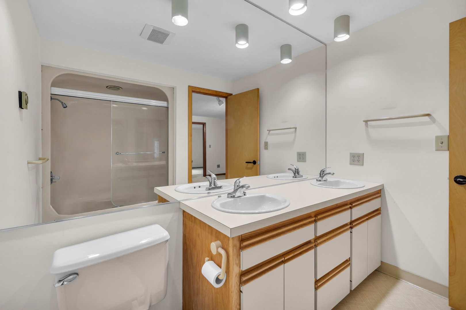 1 Northcrest Drive Photo 35