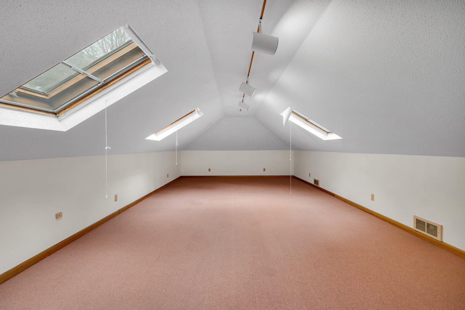 1 Northcrest Drive Photo 38