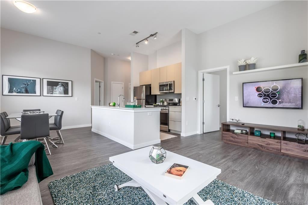 300 Glover Avenue  #B420 Photo 6