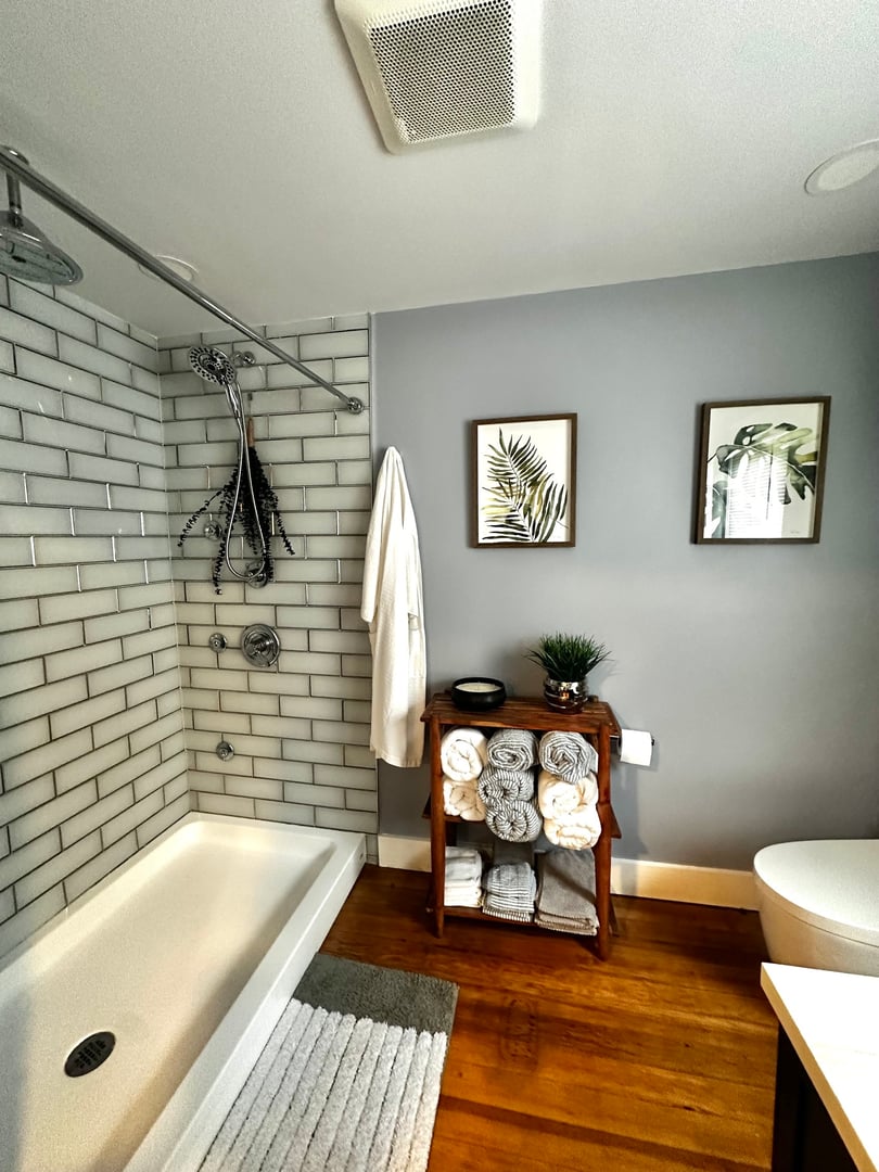 730 Plainfield Road Photo 15