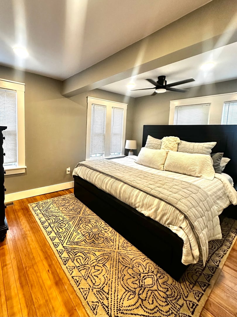 730 Plainfield Road Photo 16