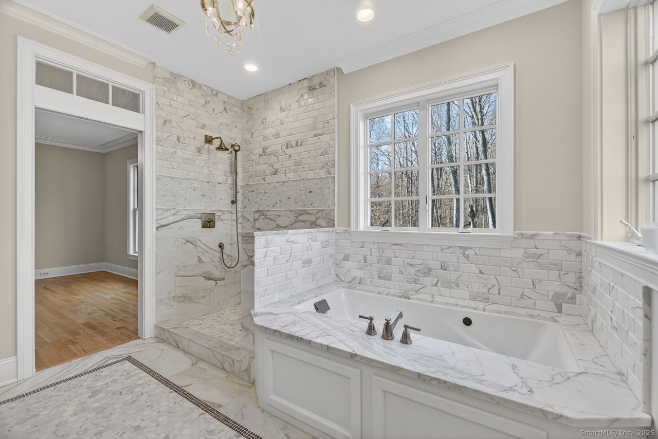 401 Fox Hopyard Road Photo 18