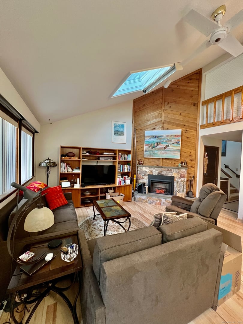 207 Ledge Drive Photo 5