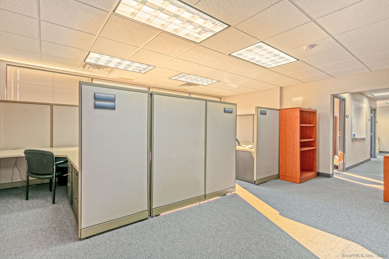 400 Bayonet Street Photo 5