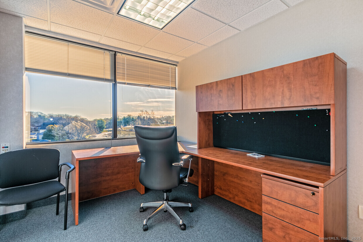 400 Bayonet Street Photo 9