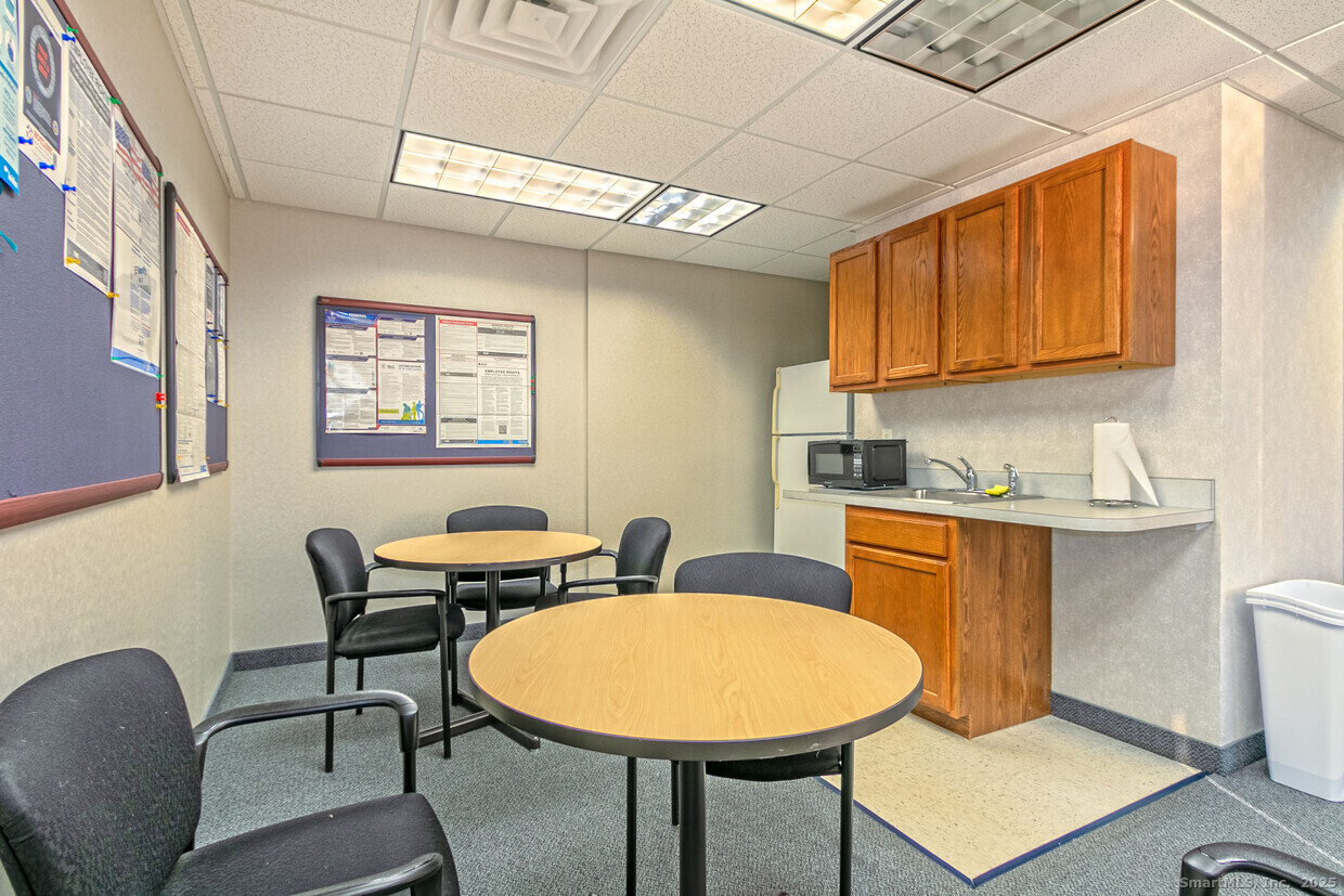 400 Bayonet Street Photo 12