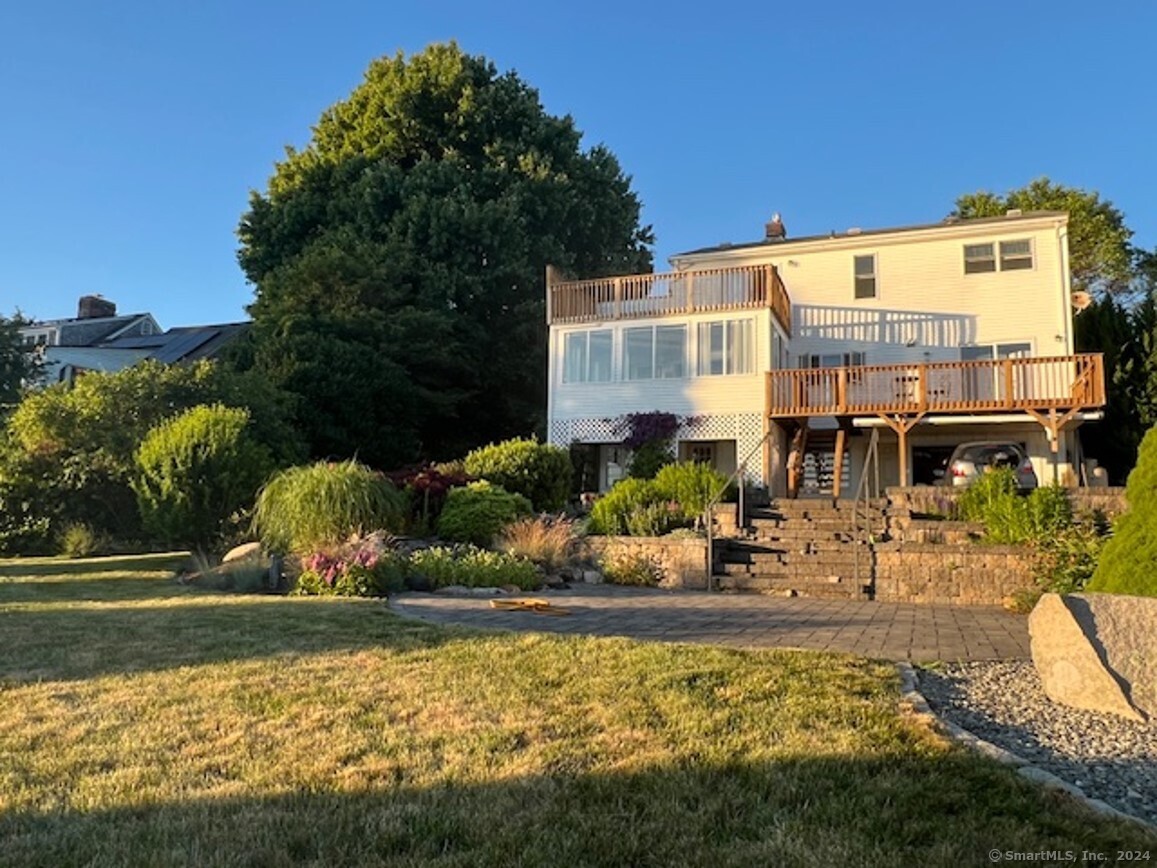 123 Seneca Drive Photo 3