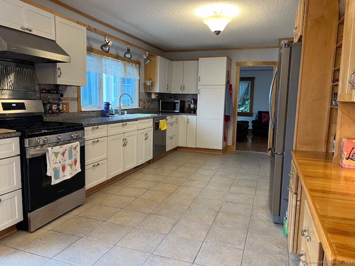 123 Seneca Drive Photo 9