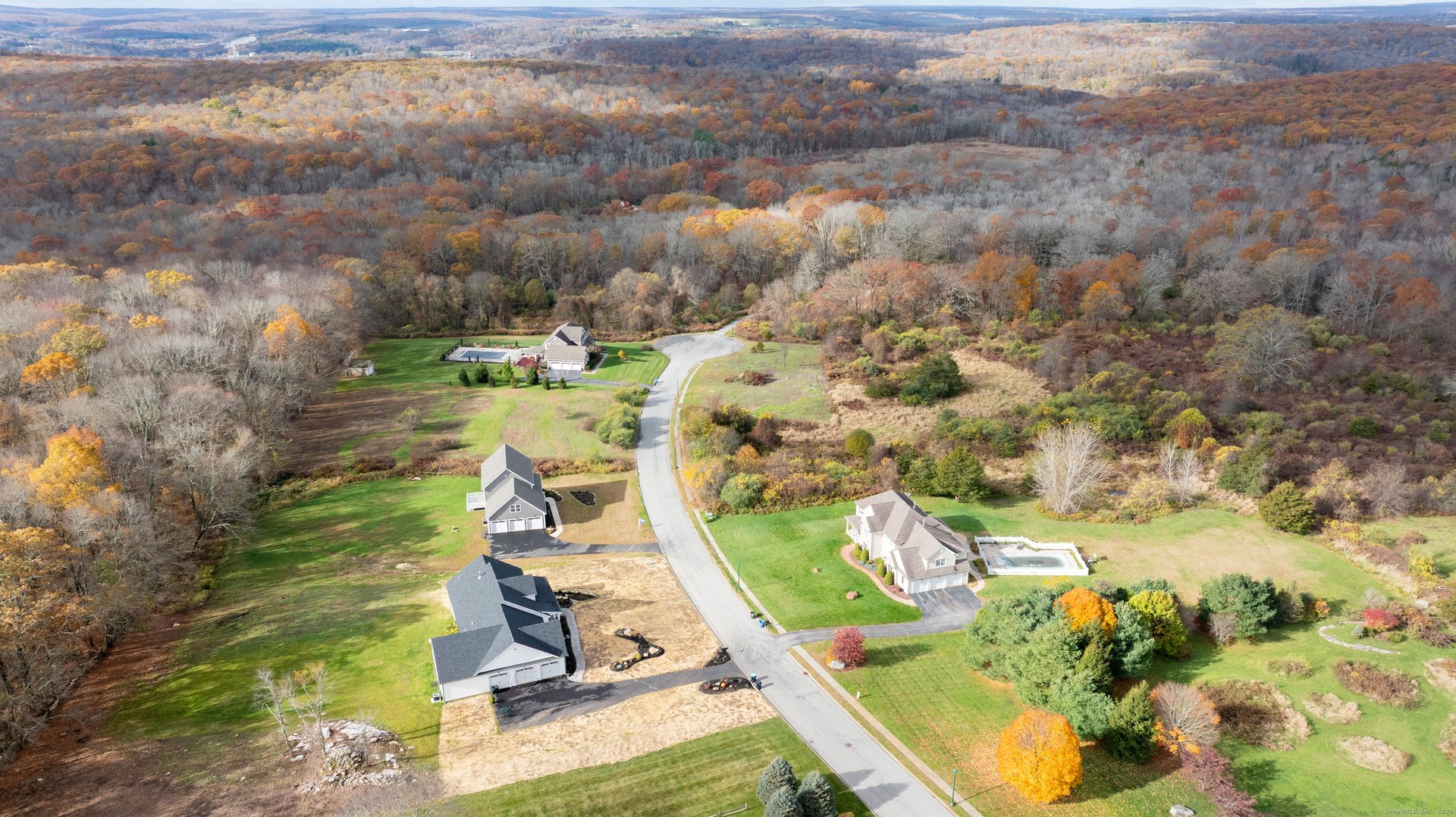 33 Farm View Drive Photo 3