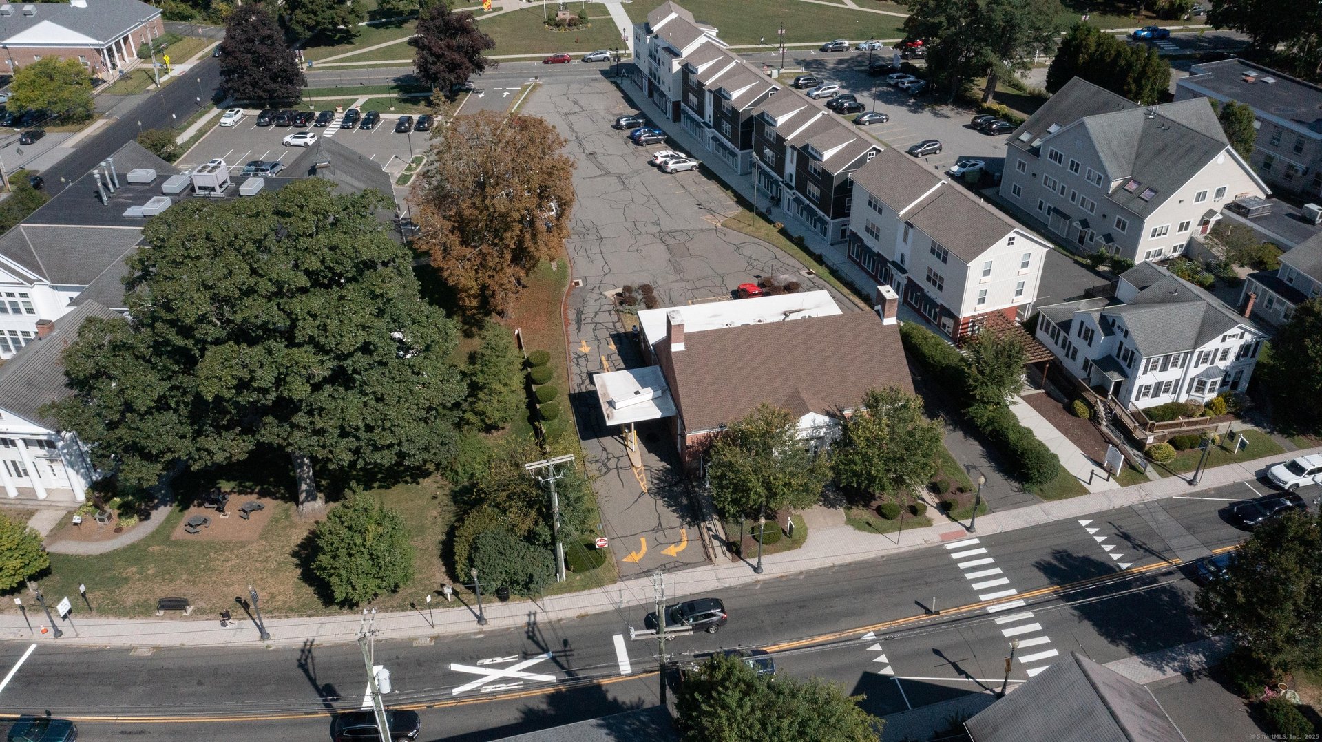 159 Greenwood Avenue Photo 3