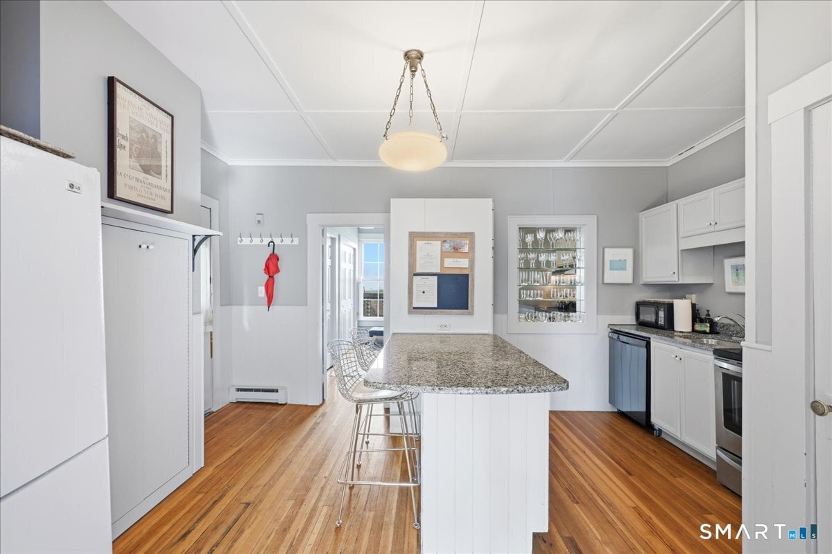 21 Main Street Photo 21