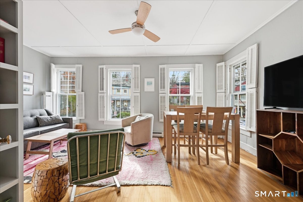 21 Main Street Photo 27