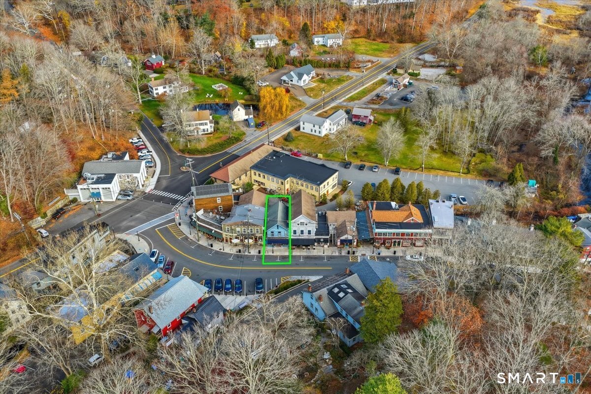 21 Main Street Photo 33