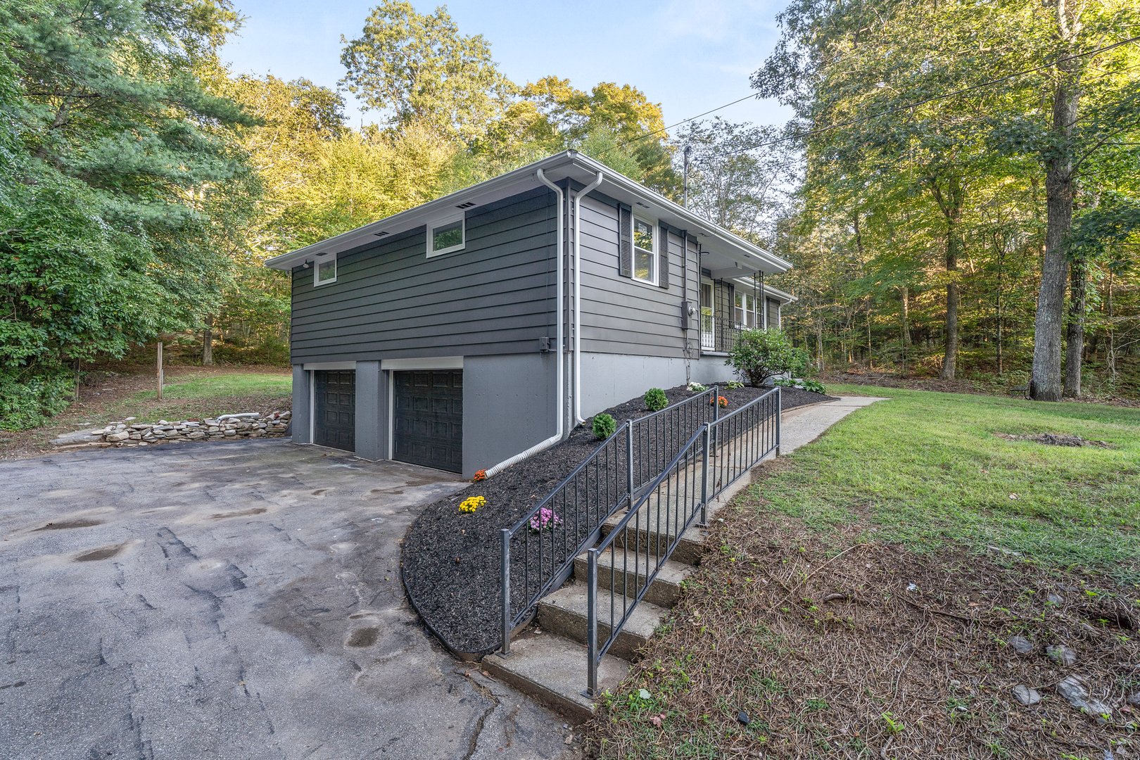 27 Woodland Drive Photo 1