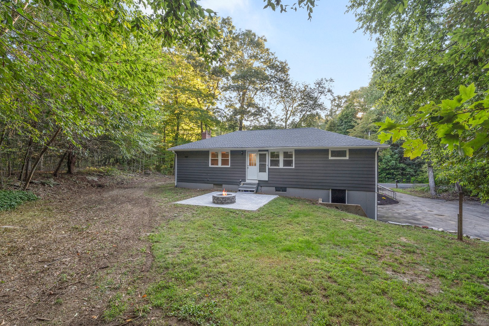 27 Woodland Drive Photo 3