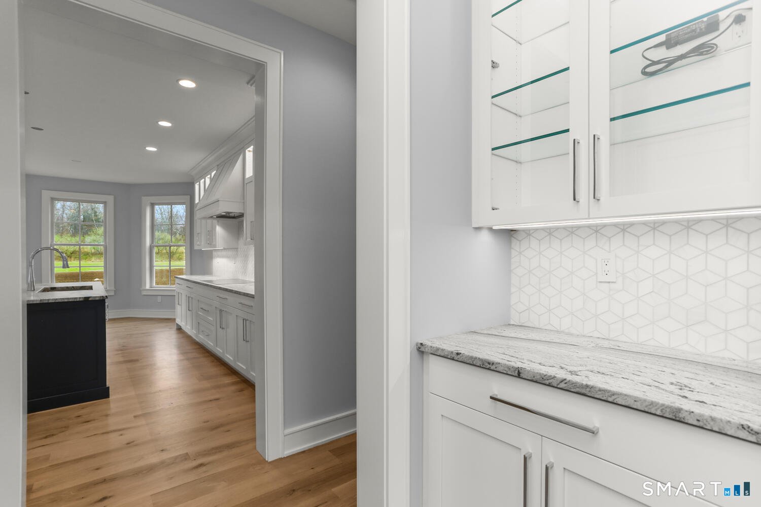 1025 Field Drive Photo 6