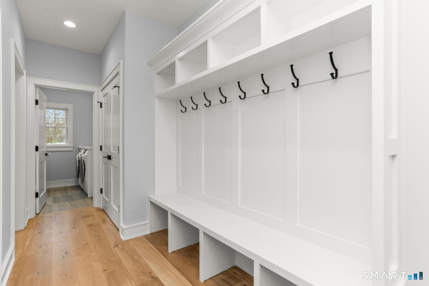 1025 Field Drive Photo 7