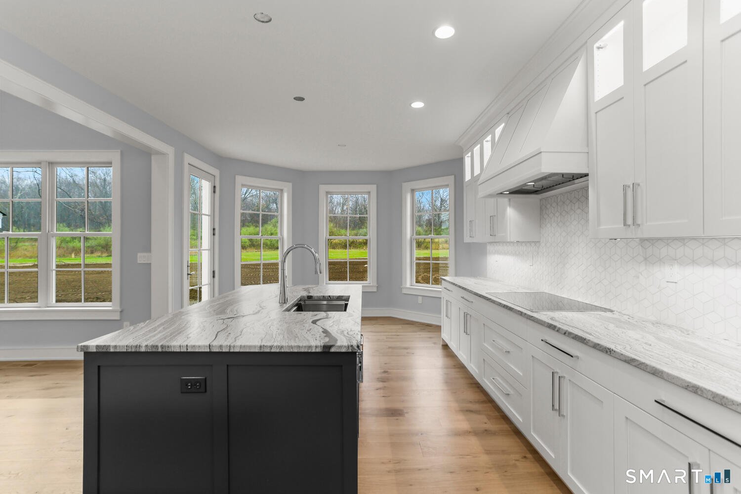 1025 Field Drive Photo 15