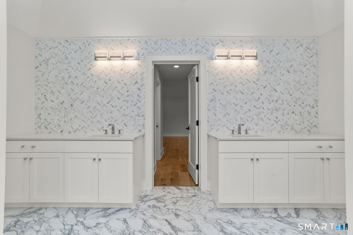 1025 Field Drive Photo 26