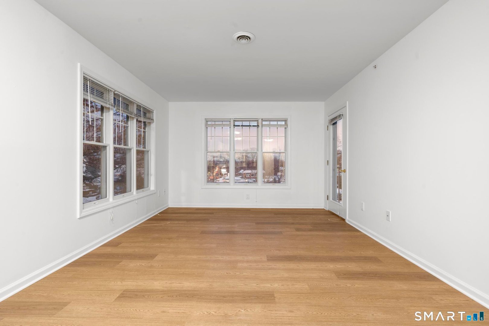 468 Main Street  #318 Photo 35