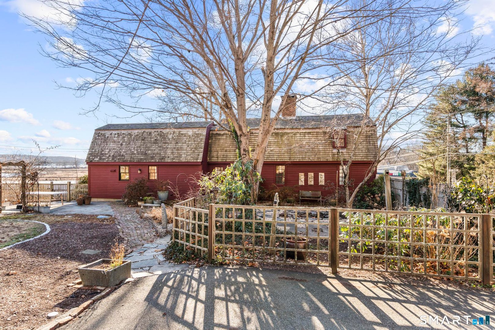 1 Ferry Road Photo 2