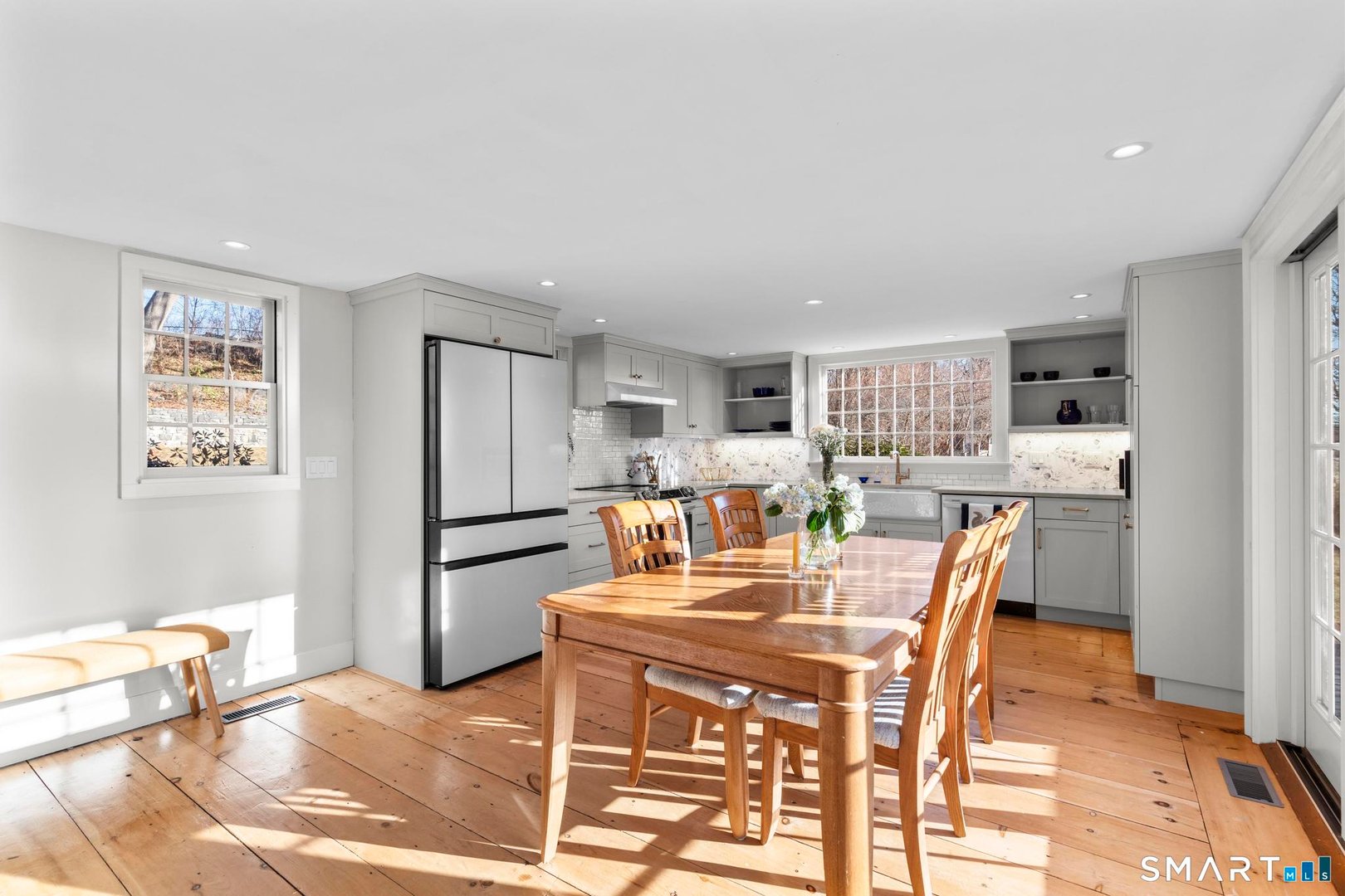 1 Ferry Road Photo 4