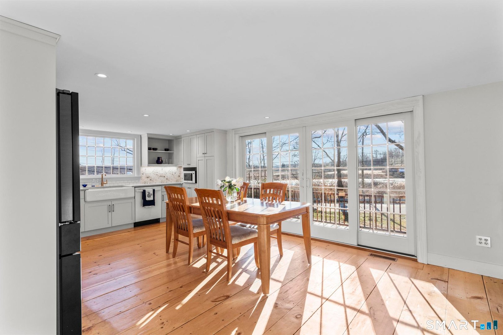 1 Ferry Road Photo 5