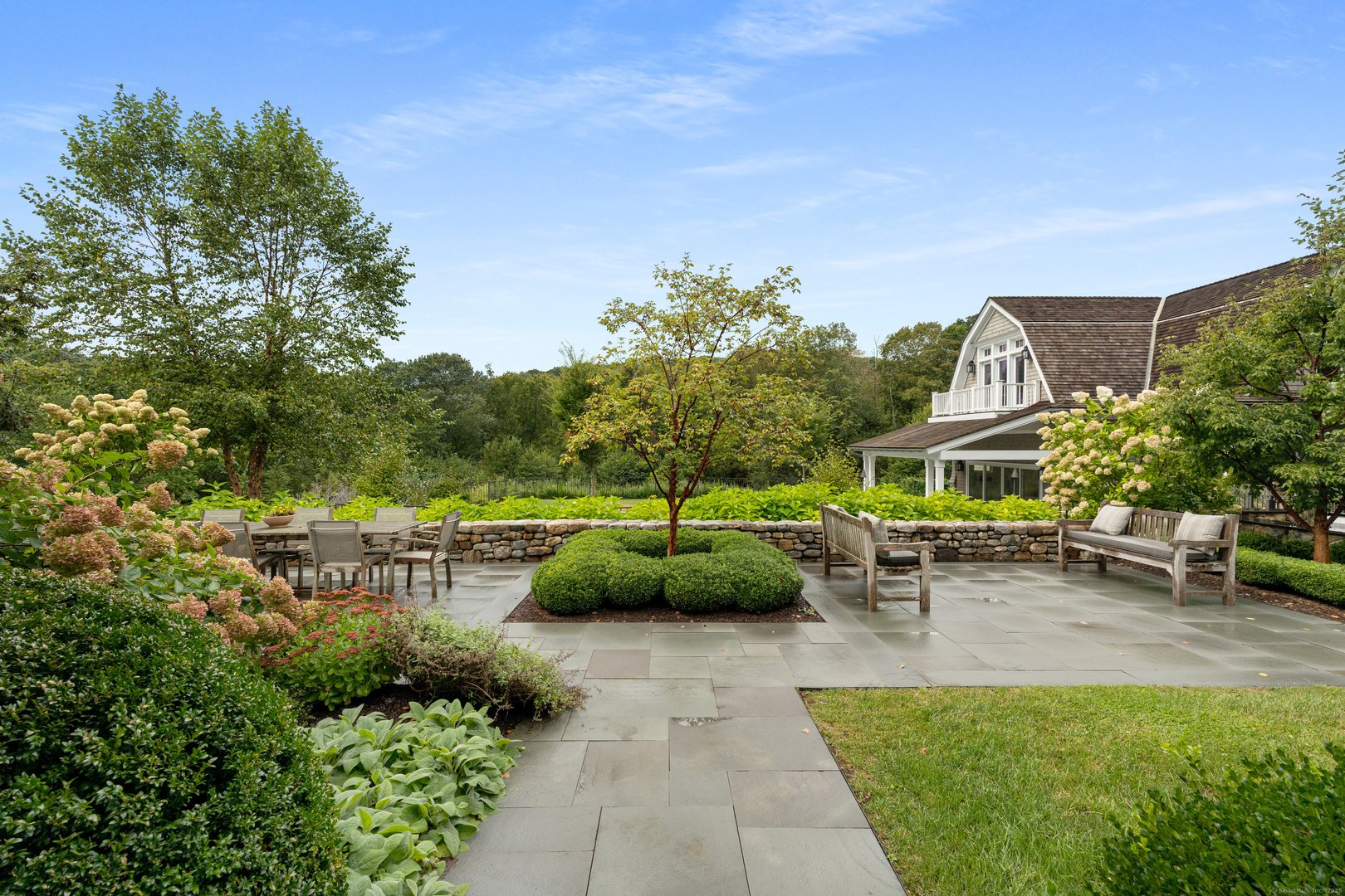 294 Maple Road Photo 32