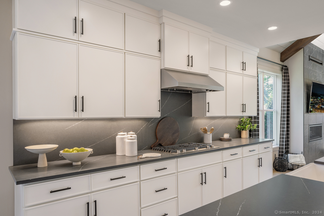 10 Hillcrest Drive  #5 Photo 4