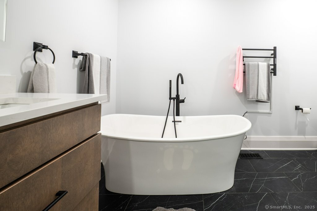 78 Blue Hills Road Photo 10