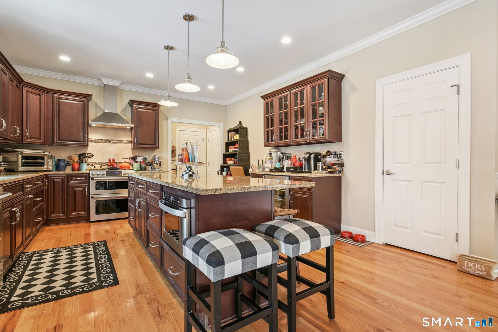 10 Ball Road Photo 10