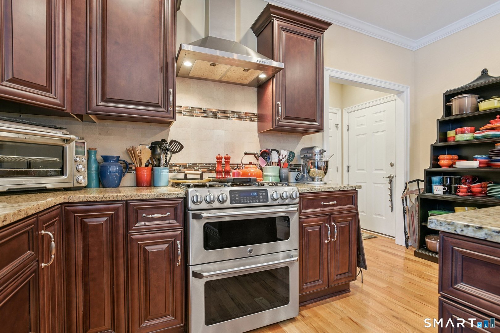 10 Ball Road Photo 13