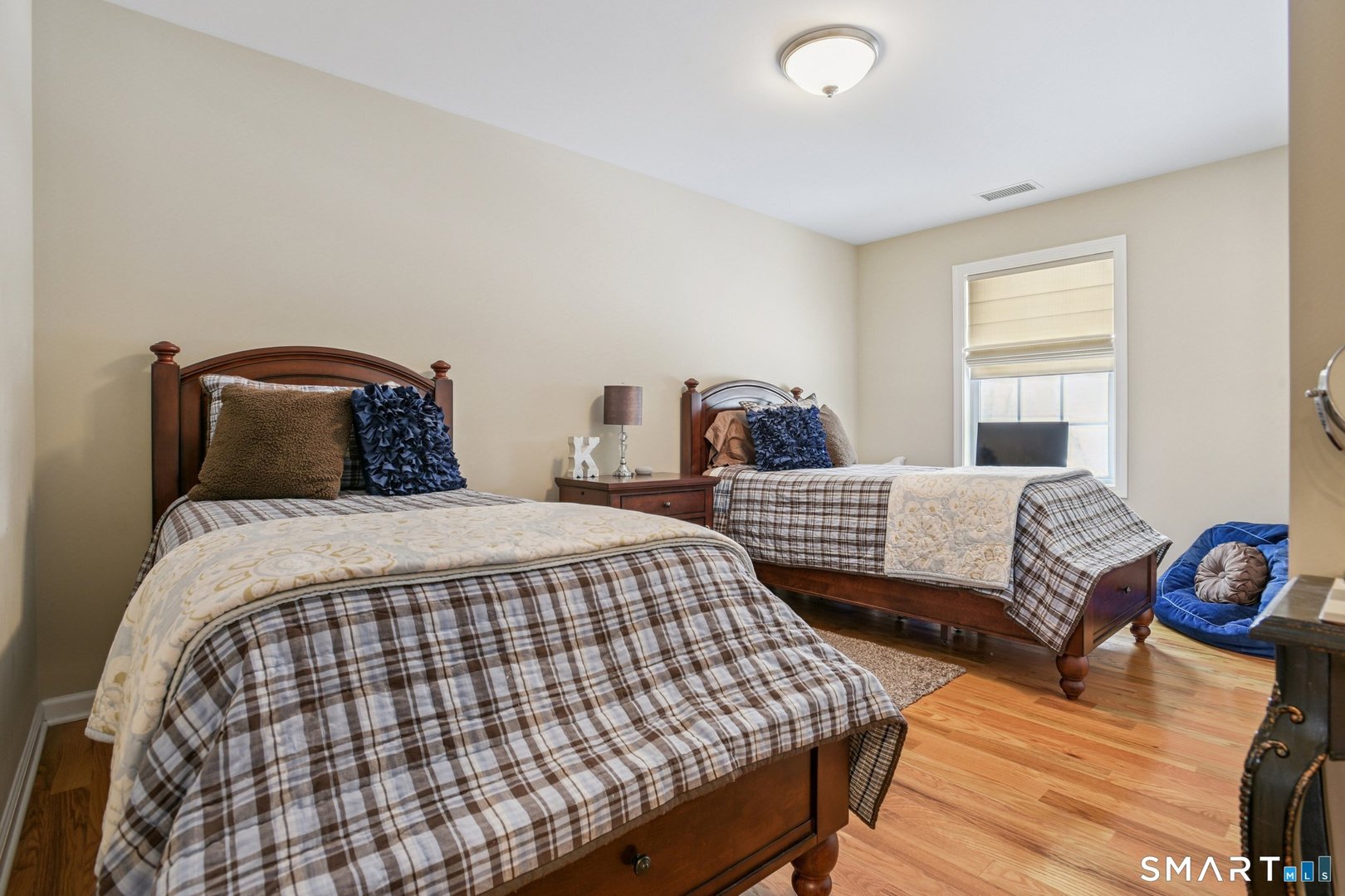 10 Ball Road Photo 24