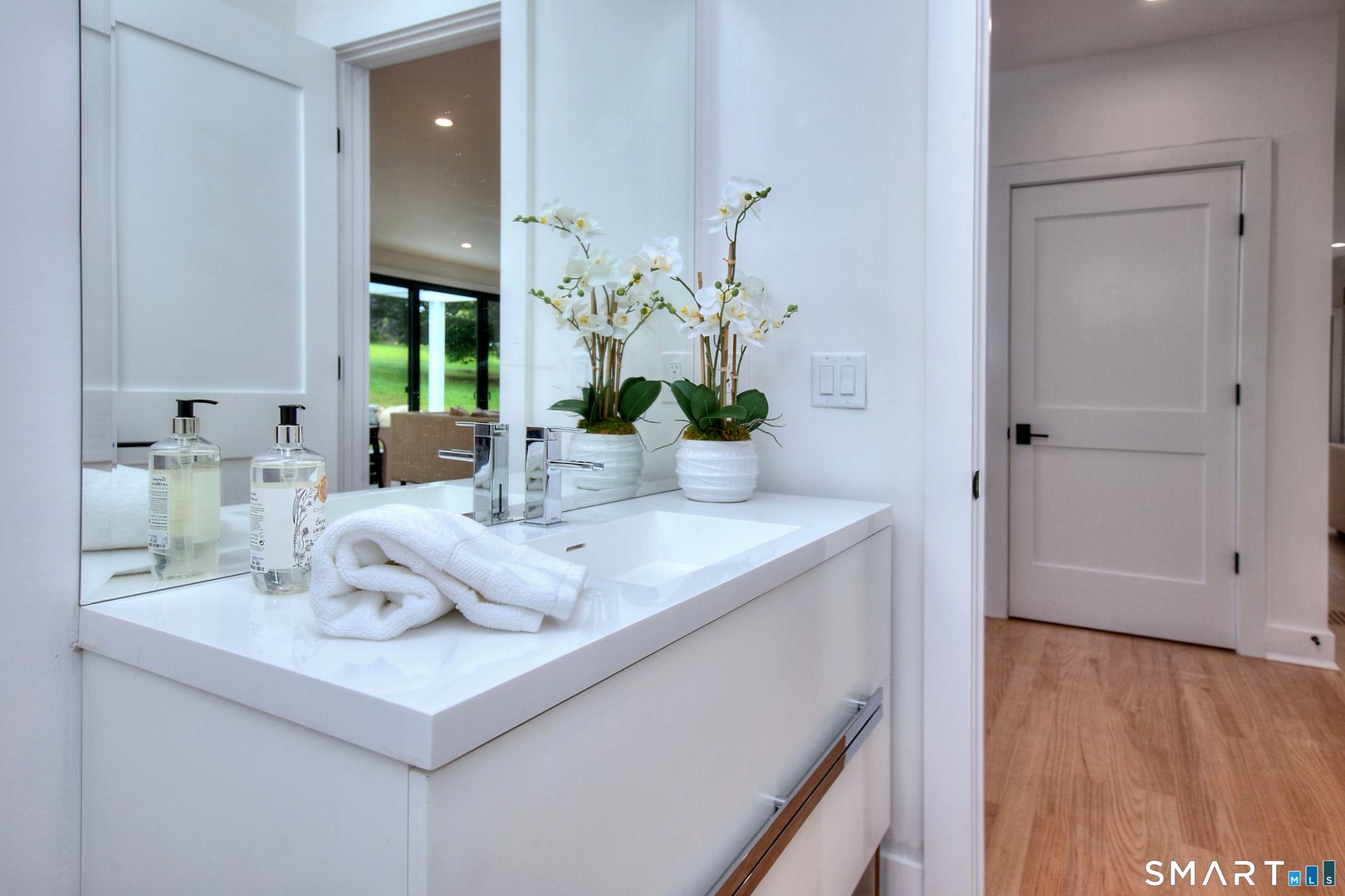 120 West Lane Photo 11