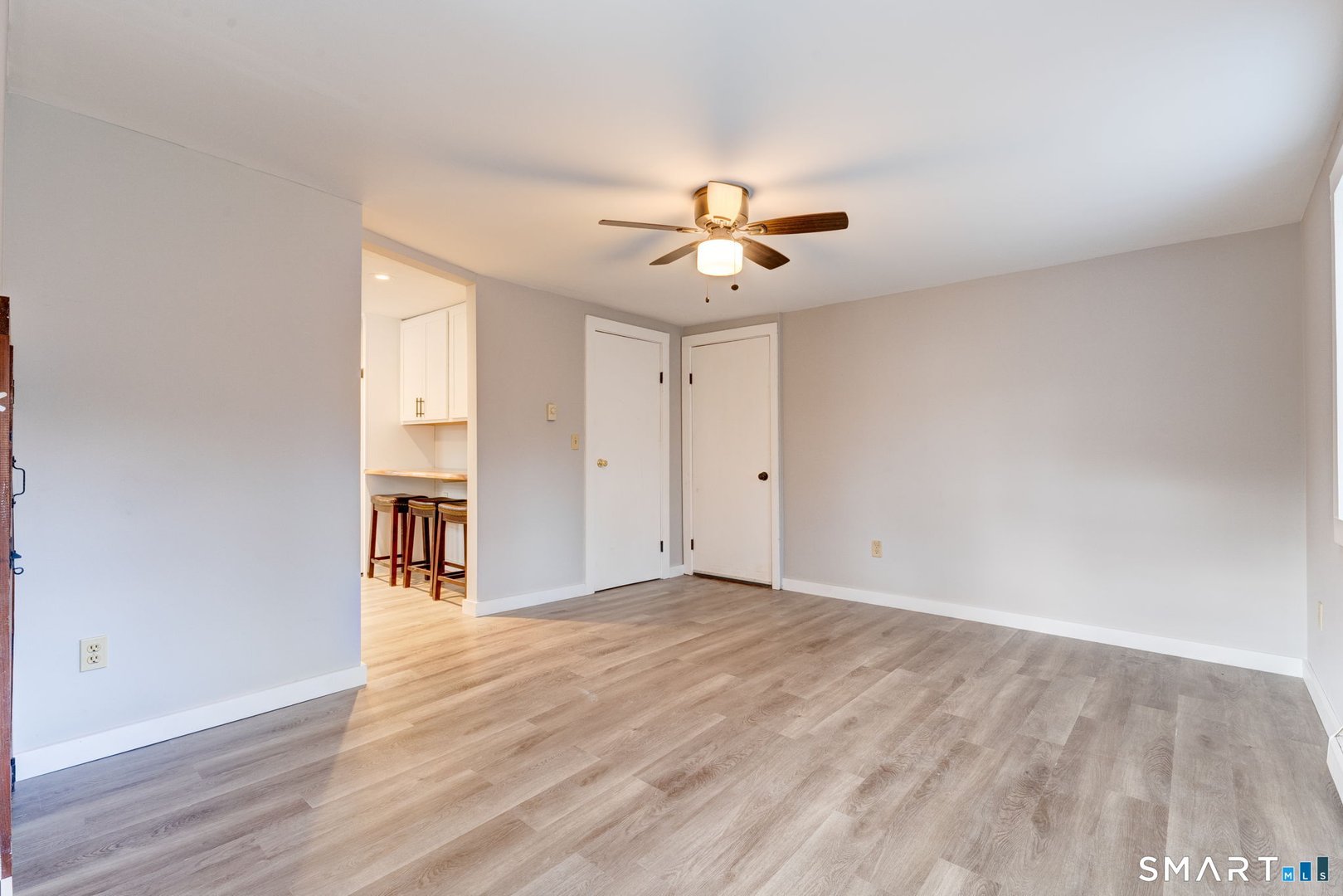 8 Maple Avenue Photo 7