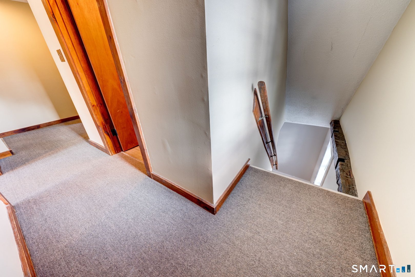 8 Maple Avenue Photo 9