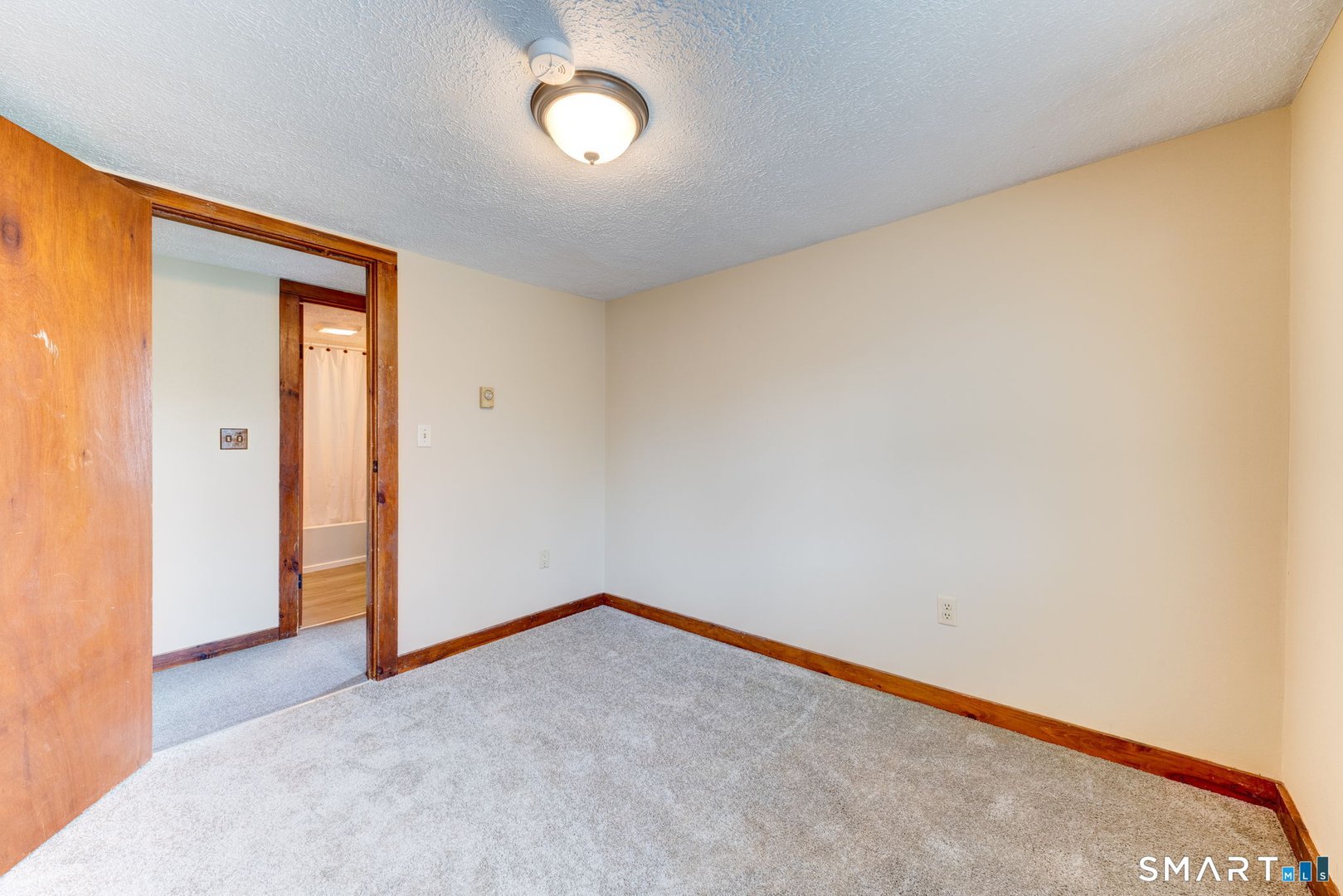 8 Maple Avenue Photo 11