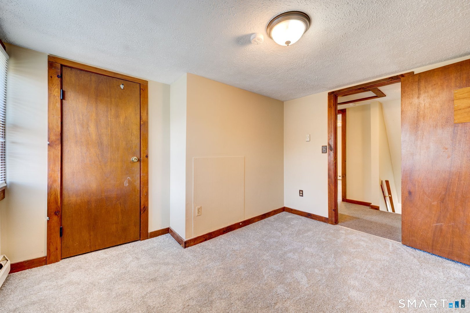 8 Maple Avenue Photo 16