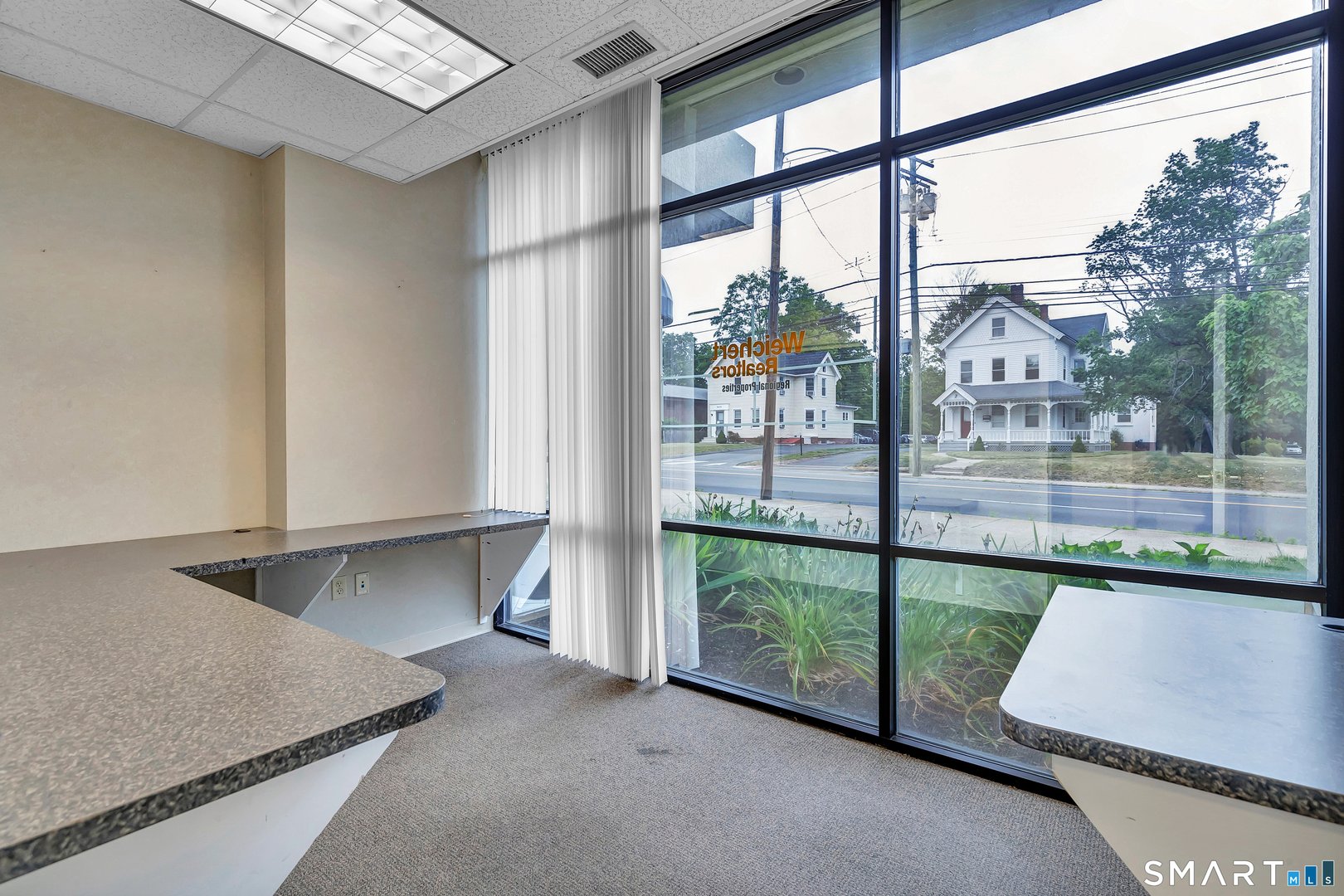 2428 Whitney Avenue Photo 5