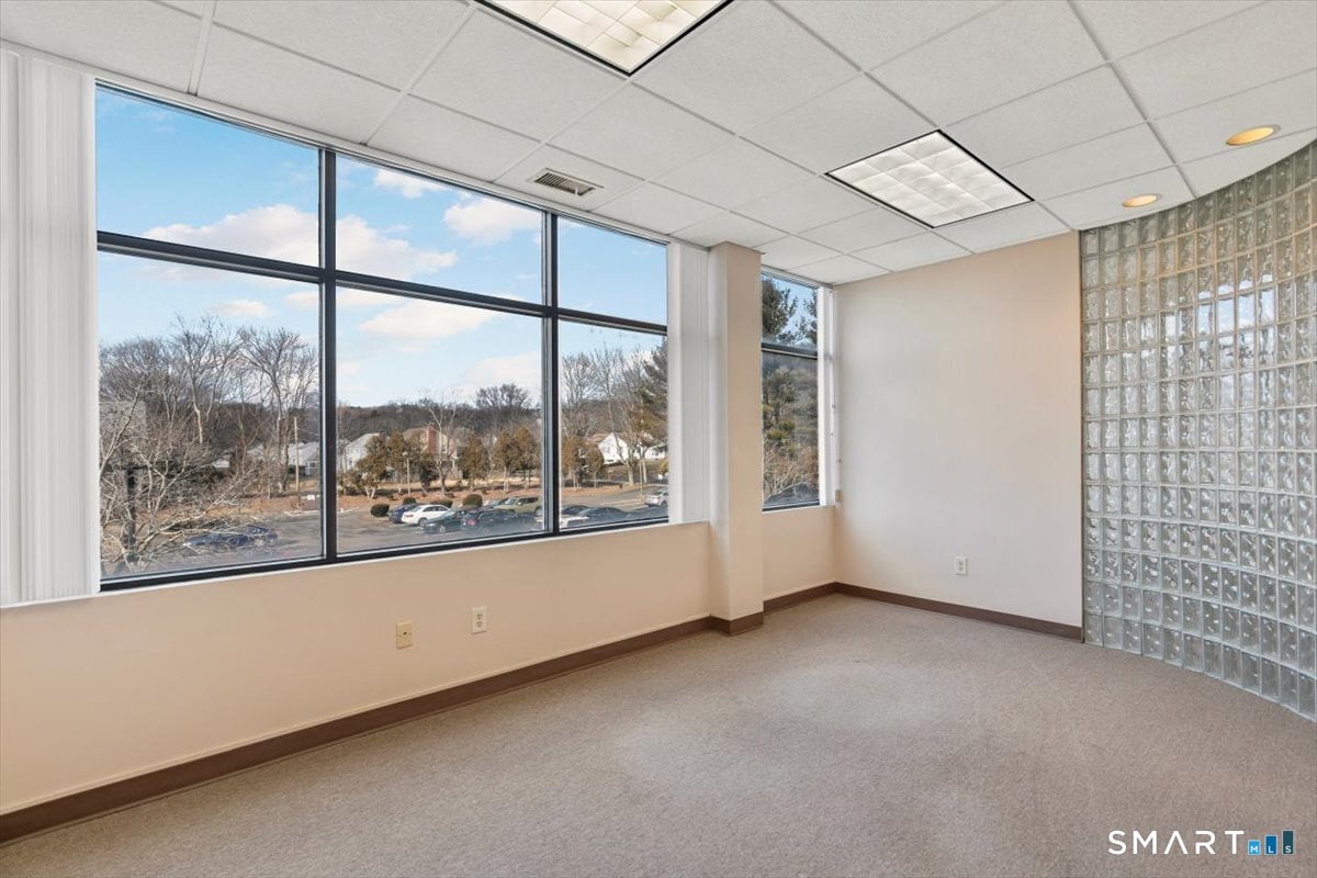 2428 Whitney Avenue Photo 12