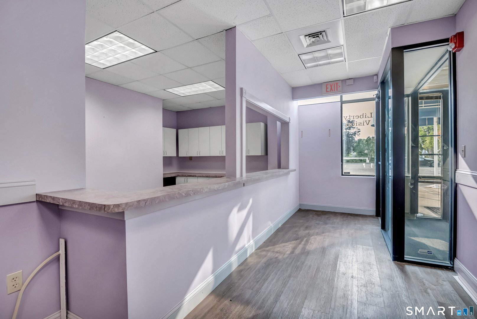 2428 Whitney Avenue Photo 19