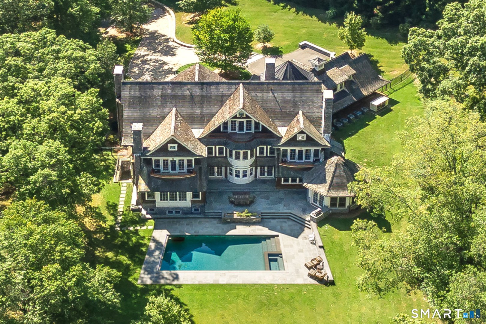 253 Rivergate Drive Photo 2