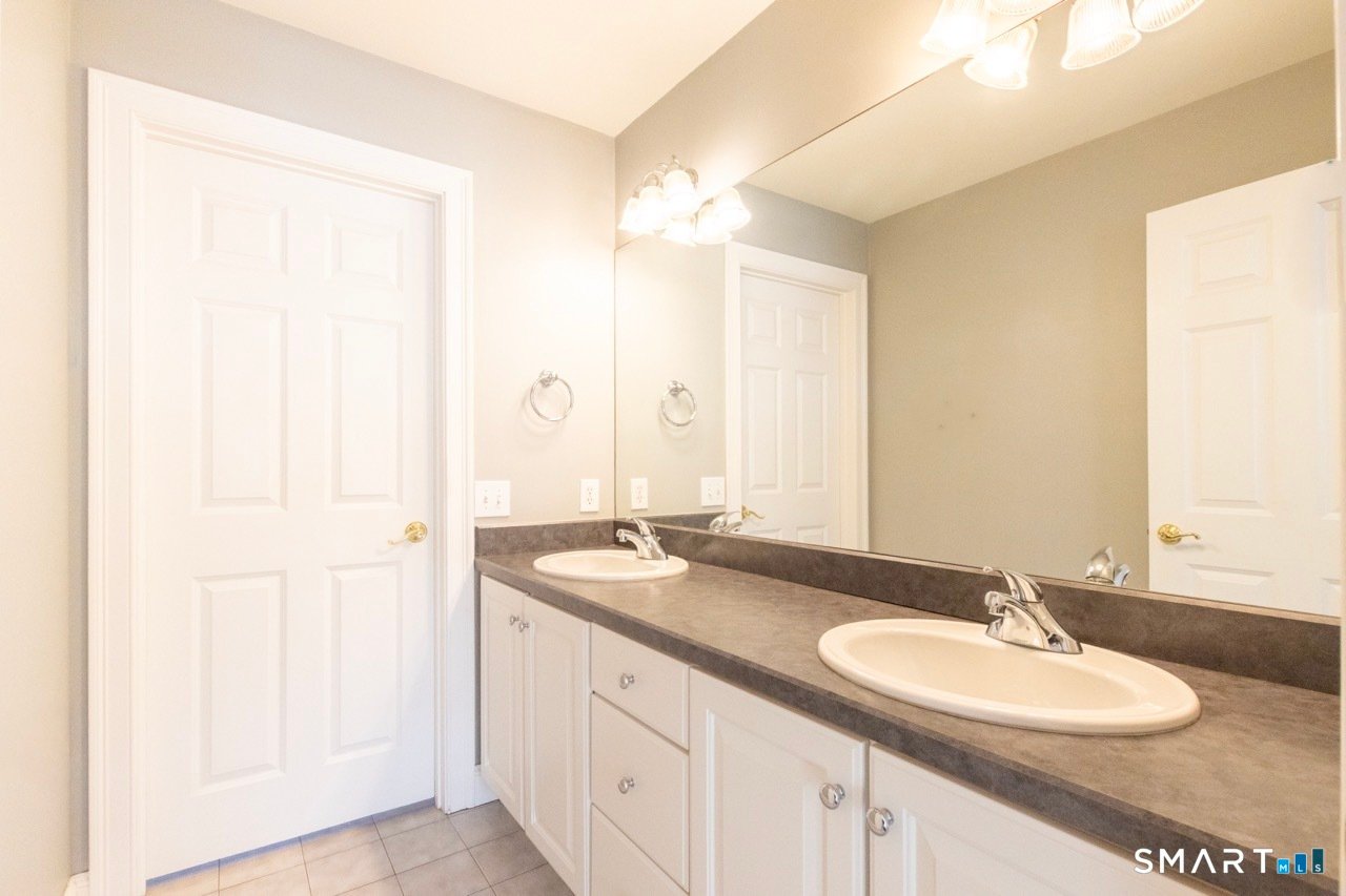 44 Chadwick Court Photo 26