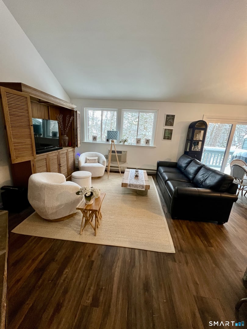 319 Cliffside Drive Photo 2