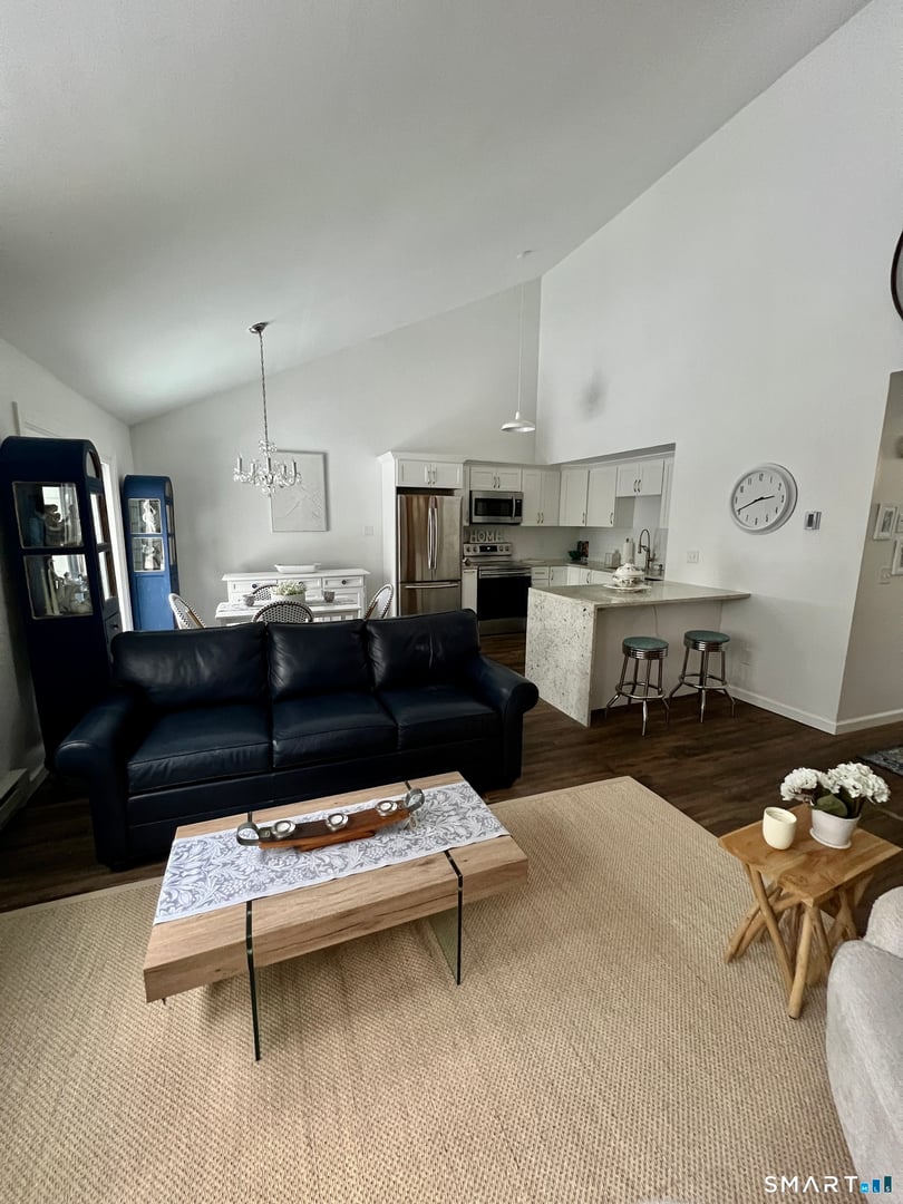 319 Cliffside Drive Photo 4